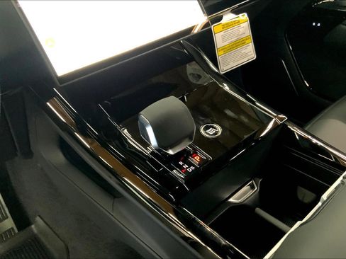 New 2025 Land Rover Range Rover Sport Autobiography image 8