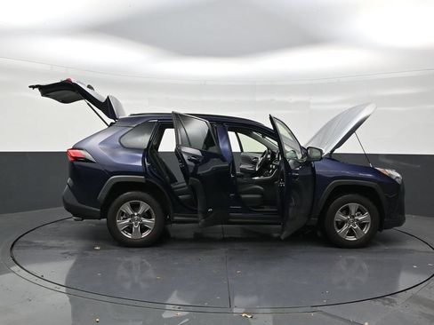 Used 2025 Toyota RAV4 XLE AWD/4WD image 29