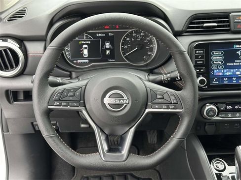 New 2025 Nissan Versa SR w/ Trunk Package image 18