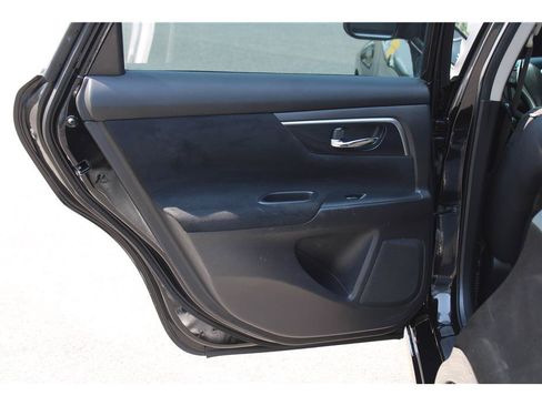 Used 2014 Nissan Altima 2.5 S w/ Sport Value Package FWD image 8