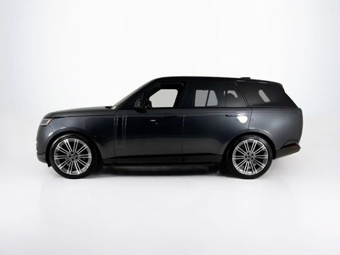 Used 2025 Land Rover Range Rover SE AWD/4WD image 2