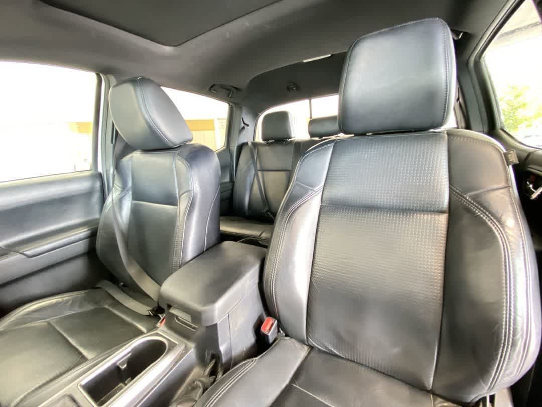 Used 2021 Toyota Tacoma Limited AWD/4WD image 14