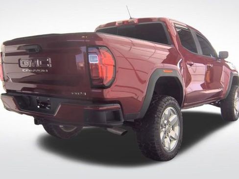 Used 2025 GMC Canyon AT4 AWD/4WD image 2