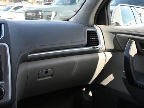 Used 2017 GMC Acadia Limited SLT FWD image 8