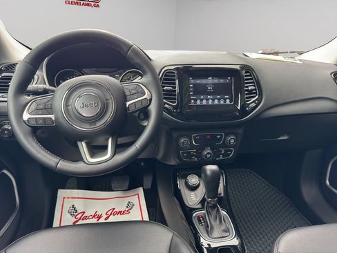 Used 2019 Jeep Compass Latitude AWD/4WD image 19