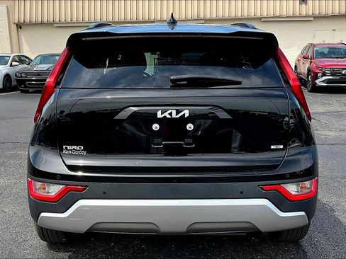 Used 2024 Kia Niro EX FWD image 5
