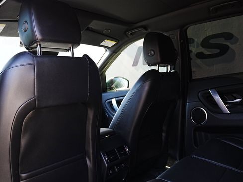 Used 2023 Land Rover Discovery Sport S image 12