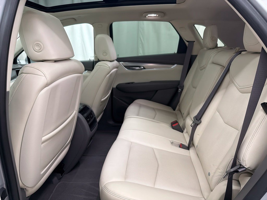 Used 2017 Cadillac XT5 Luxury FWD image 22