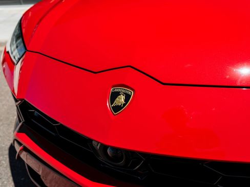 Used 2022 Lamborghini Urus AWD/4WD image 21