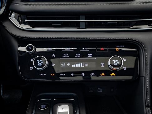 Used 2025 INFINITI QX60 Sensory image 33