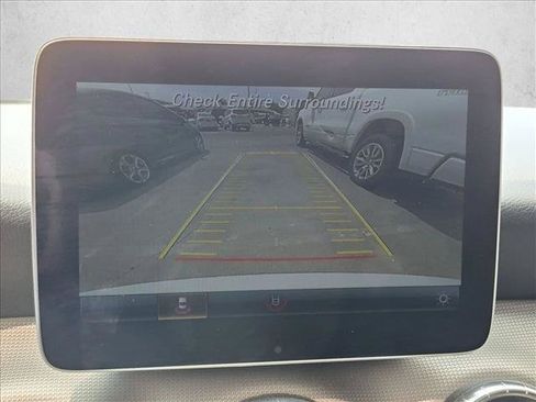 Used 2018 Mercedes-Benz CLA 250 image 11