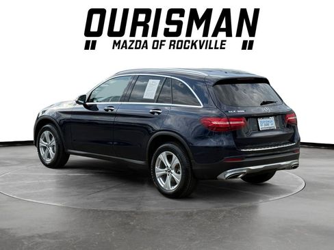 Used 2018 Mercedes-Benz GLC 300 4MATIC w/ Premium Package image 4