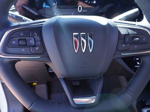 Certified 2025 Buick Envista Avenir image 18