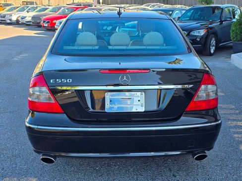 Used 2008 Mercedes-Benz E 550 Sedan image 5