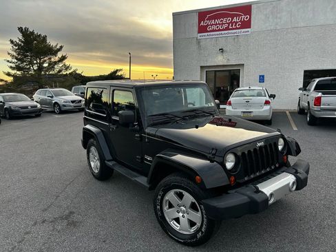 Used 2012 Jeep Wrangler Sahara w/ Dual Top Group image 13