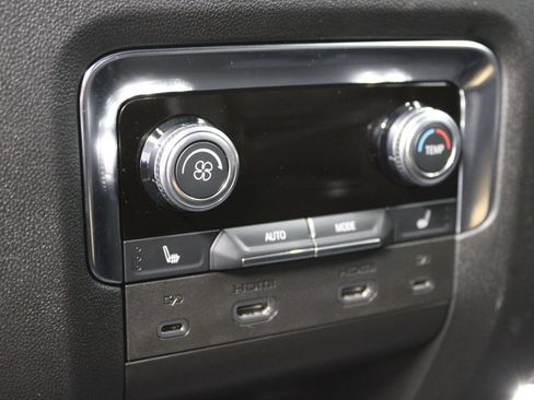 Used 2025 GMC Yukon Denali w/ Denali Reserve Package AWD/4WD image 15