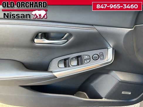 Used 2023 Nissan Sentra SR w/ SR Premium Package image 8