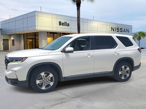 Used 2023 Honda Pilot EX-L image 2
