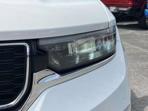 Used 2023 Jeep Grand Cherokee Limited AWD/4WD image 9