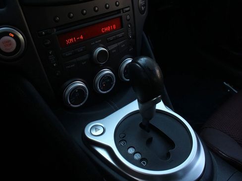 Used 2014 Nissan 370Z Touring image 22