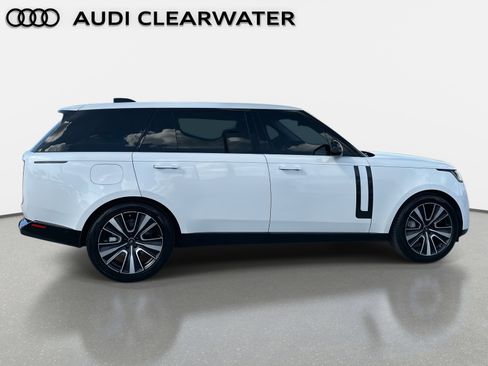 Used 2023 Land Rover Range Rover Long Wheelbase SE image 7