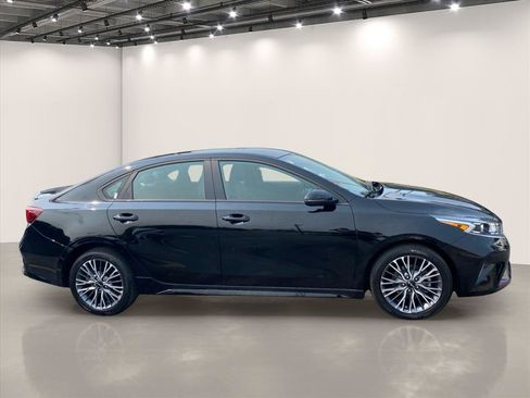 Certified 2024 Kia Forte GT-Line FWD image 9