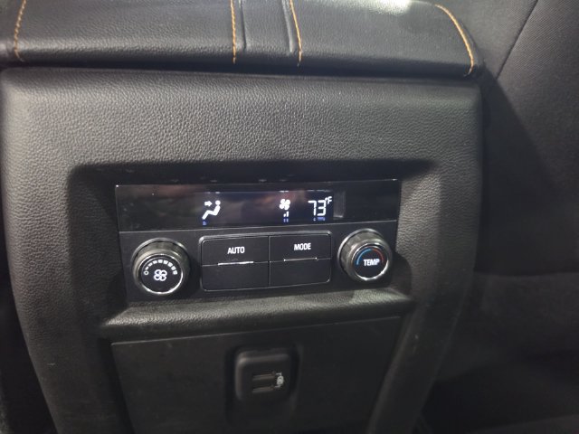 Used 2019 Chevrolet Traverse LT FWD image 26