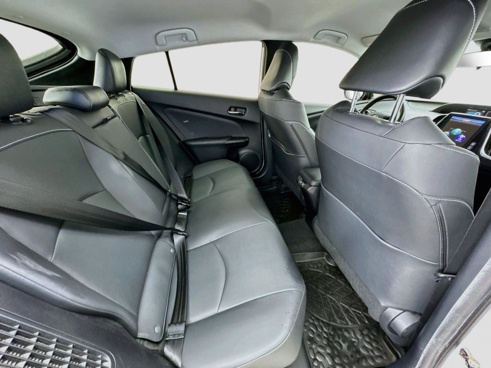 Used 2020 Toyota Prius Prime XLE FWD image 18