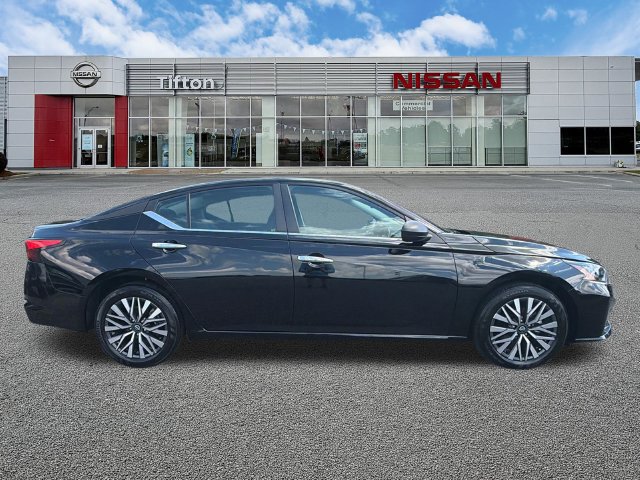 Used 2025 Nissan Altima 2.5 SV FWD image 8