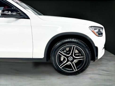 Used 2020 Mercedes-Benz GLC 300 4MATIC w/ AMG Line image 41