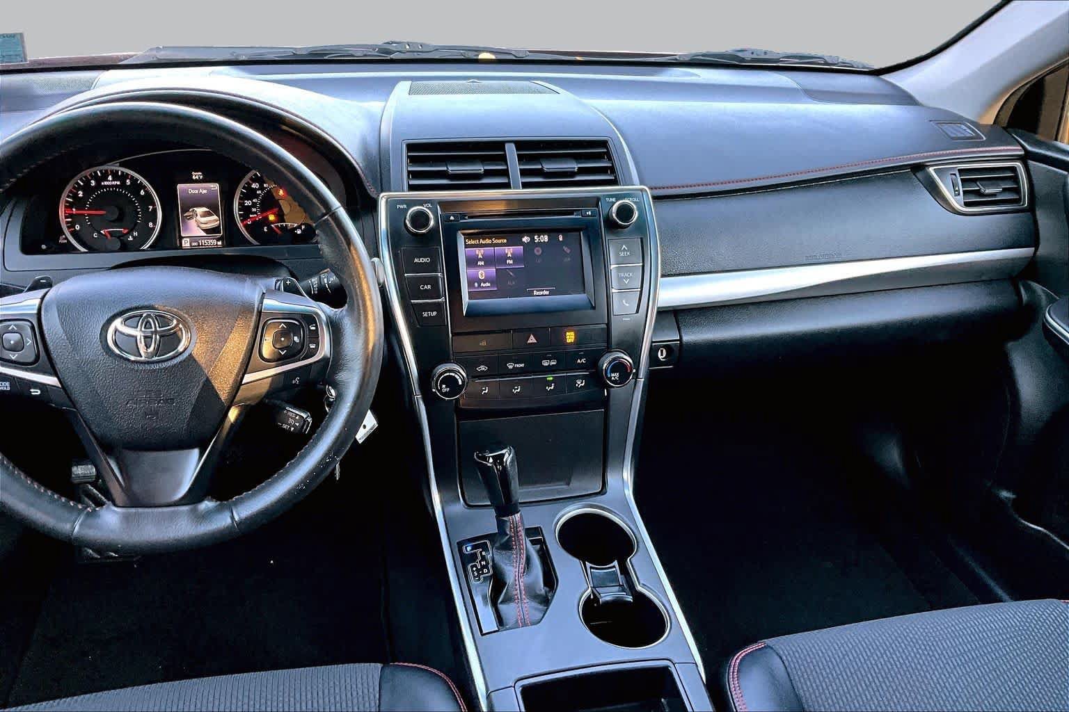 Used 2016 Toyota Camry SE FWD image 7