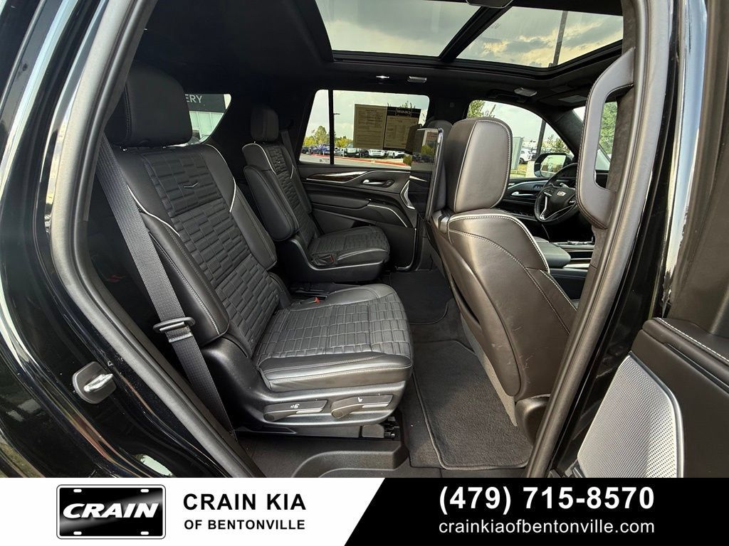 Used 2023 Cadillac Escalade Premium Luxury Platinum w/ LPO, Floor Liner Package AWD/4WD image 32