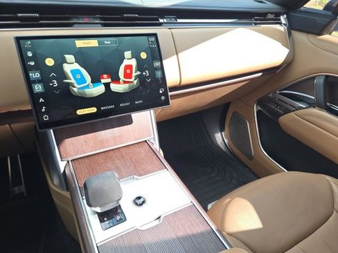 Used 2025 Land Rover Range Rover Autobiography image 16