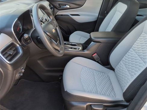 Used 2021 Chevrolet Equinox LS image 18