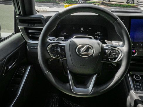 Used 2024 Lexus GX 550 AWD/4WD image 18