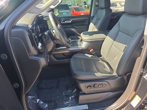 Used 2025 Chevrolet Silverado 1500 RST AWD/4WD image 12