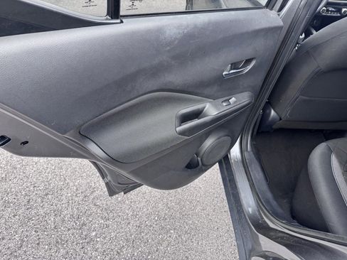 Used 2018 Nissan Kicks SV image 13