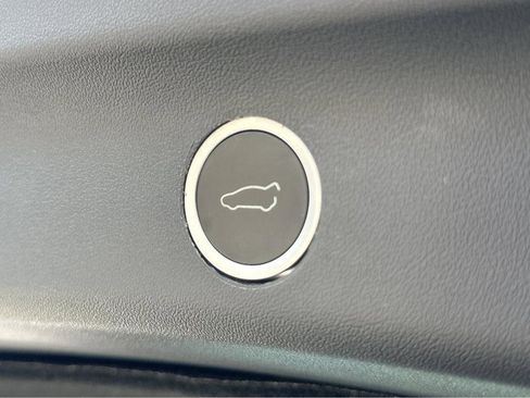 Used 2020 Tesla Model Y Performance image 35