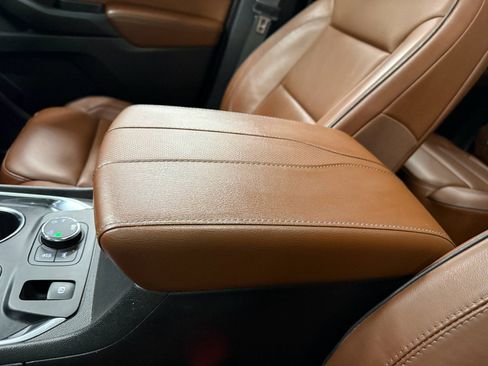Used 2020 Chevrolet Traverse High Country AWD/4WD image 39