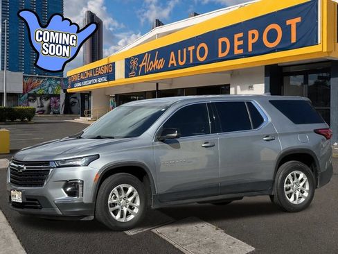 Used 2023 Chevrolet Traverse LS FWD image 1