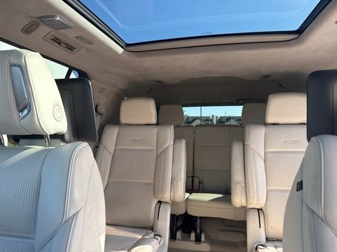 Used 2022 Cadillac Escalade Premium Luxury Platinum image 30