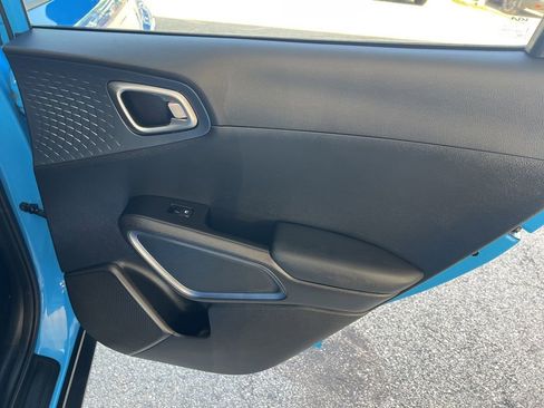 Certified 2023 Kia Soul EX FWD image 16