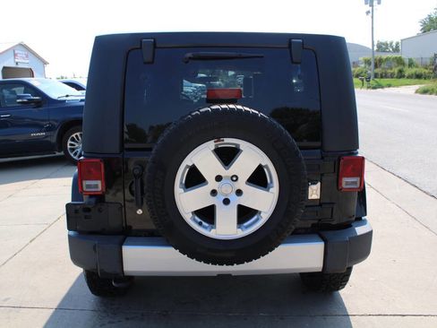 Used 2010 Jeep Wrangler Unlimited Sahara image 2