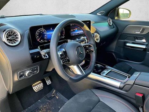 Used 2025 Mercedes-Benz GLA 250 image 14