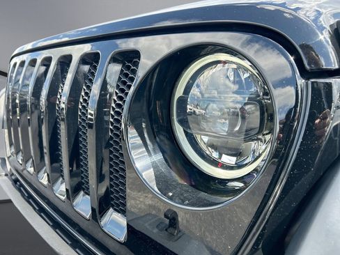 Used 2023 Jeep Wrangler Unlimited Sport AWD/4WD image 31