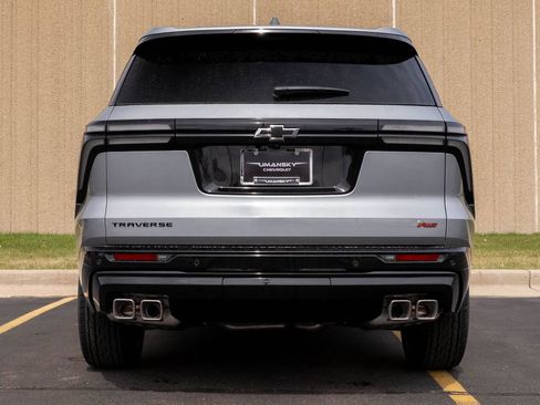 New 2026 Chevrolet Traverse RS w/ LPO, Floor Liner Package FWD image 8