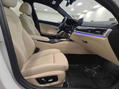 Used 2019 BMW 530e xDrive w/ Convenience Package AWD/4WD image 28