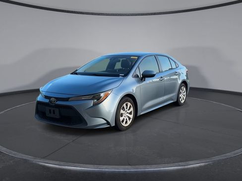 Used 2020 Toyota Corolla LE FWD image 4