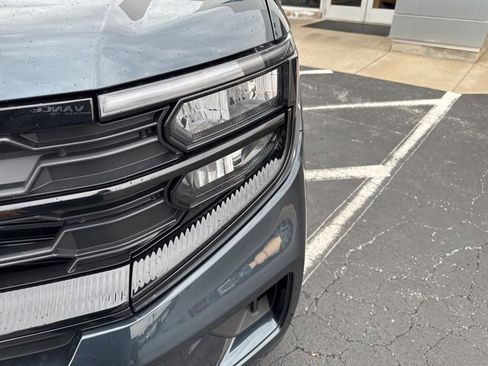 New 2025 Ford Expedition Active image 45