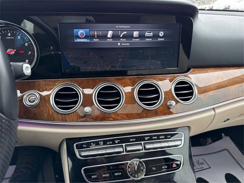 Used 2017 Mercedes-Benz E 300 4MATIC image 14